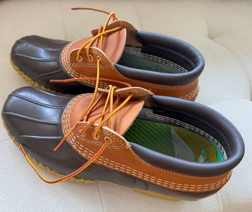 Pristine duckboots with leather laces