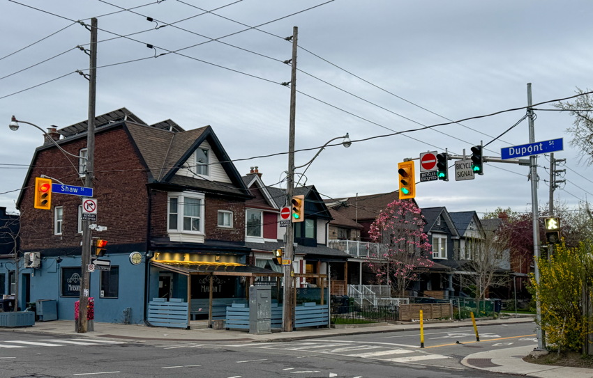 Dupont & Shaw, with houses and restaurant in a former house